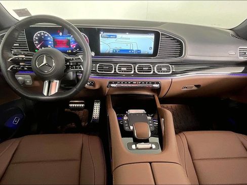 Used 2026 Mercedes-Benz GLS 450 4MATIC image 12