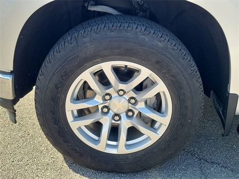 Certified 2022 Chevrolet Silverado 1500 LT w/ Convenience Package II image 8