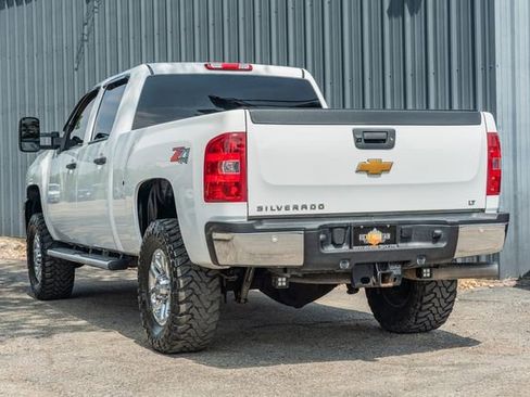 Used 2014 Chevrolet Silverado 2500 LT w/ Interior Plus Package AWD/4WD image 4