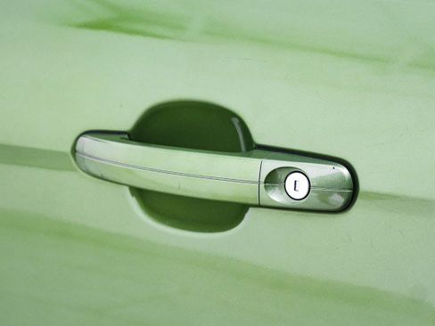 Used 2018 Ford Focus SE w/ SE Appearance Package image 37