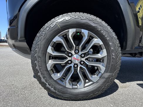 New 2026 GMC Canyon Denali image 13