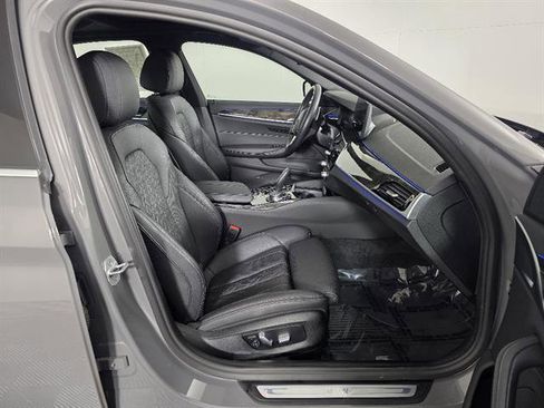 Used 2022 BMW 530i xDrive image 13