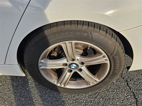 Used 2014 BMW 320i Sedan image 18