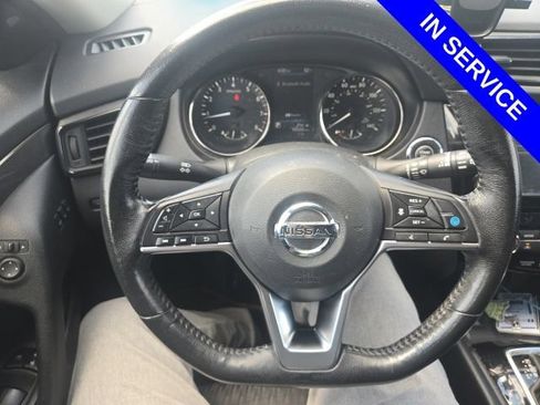 Used 2019 Nissan Rogue SV w/ Sun & Sound Touring Package AWD/4WD image 8