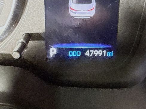 Used 2022 Toyota Corolla LE FWD image 16