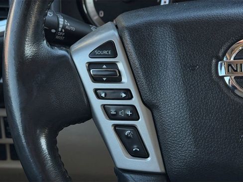 Used 2017 Nissan Titan SV image 16