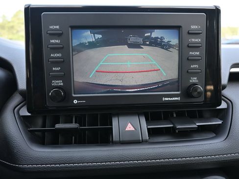 Used 2022 Toyota RAV4 LE FWD image 14