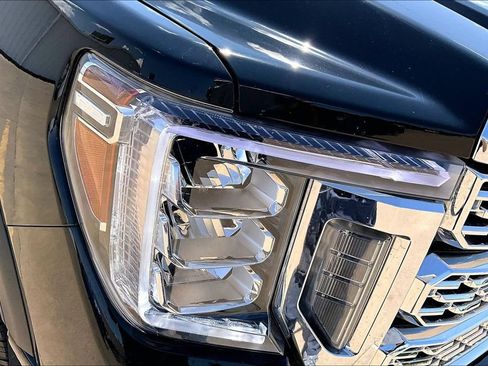 Used 2022 GMC Sierra 2500 Denali w/ Denali Ultimate Package AWD/4WD image 37