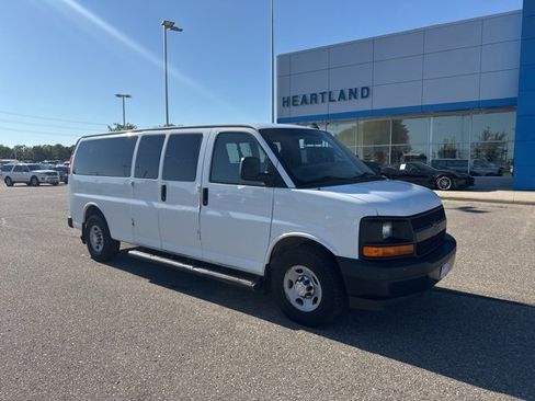 Used 2017 Chevrolet Express 3500 LS w/ Cold Climate Package image 2