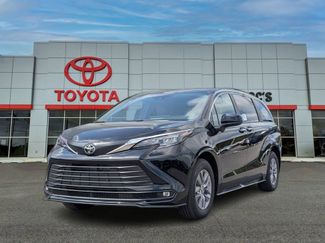 New 2026 Toyota Sienna XLE video 1