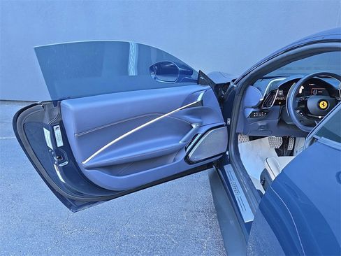 Used 2023 Ferrari Roma Base image 6