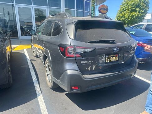 Used 2024 Subaru Outback Premium AWD/4WD image 5
