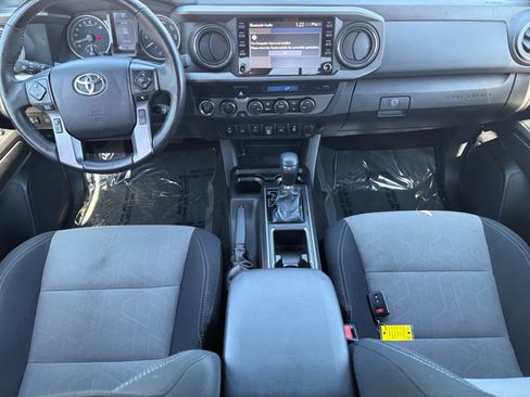 Used 2021 Toyota Tacoma TRD Off-Road w/ Technology Package AWD/4WD image 24