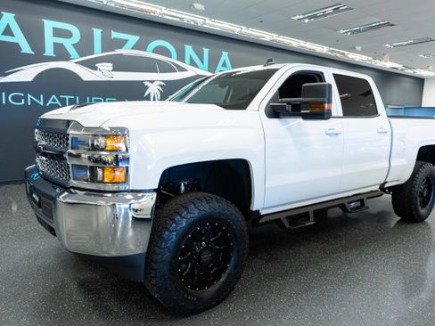Used 2019 Chevrolet Silverado 2500 LT AWD/4WD image 1