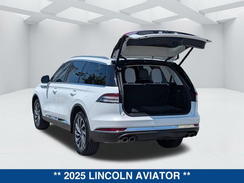 Used 2025 Lincoln Aviator AWD w/ Equipment Group 101A image 14