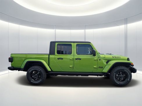 New 2025 Jeep Gladiator Willys image 3
