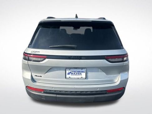 Used 2024 Jeep Grand Cherokee Altitude image 5