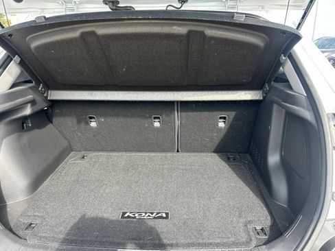Used 2023 Hyundai Kona Limited FWD image 10