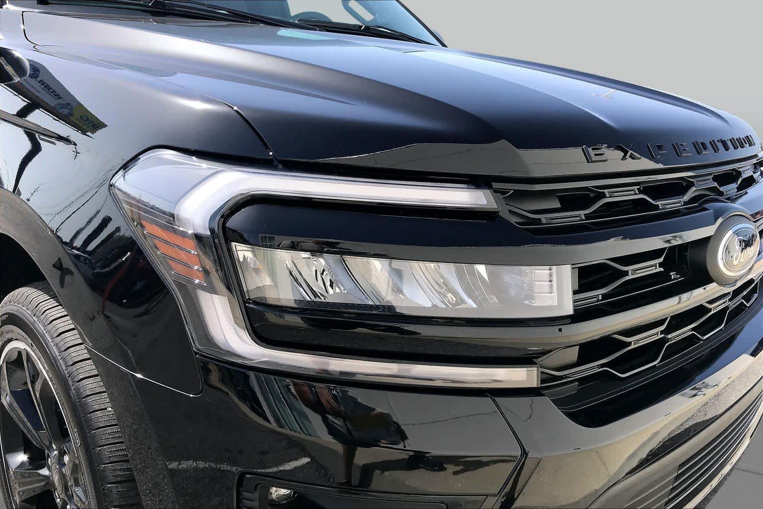 Used 2023 Ford Expedition Limited RWD image 28