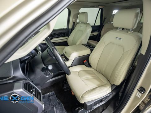 Used 2018 Ford Expedition Platinum AWD/4WD image 30