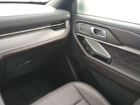 Used 2025 Ford Explorer Platinum w/ LUX Leather Package image 17