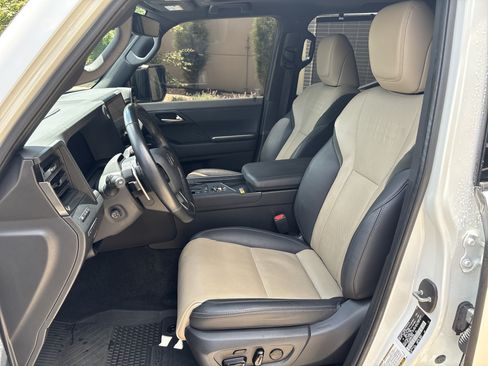 Used 2024 Lexus GX 550 AWD/4WD image 23