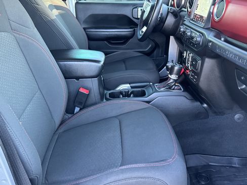 Used 2018 Jeep Wrangler Unlimited Rubicon image 13