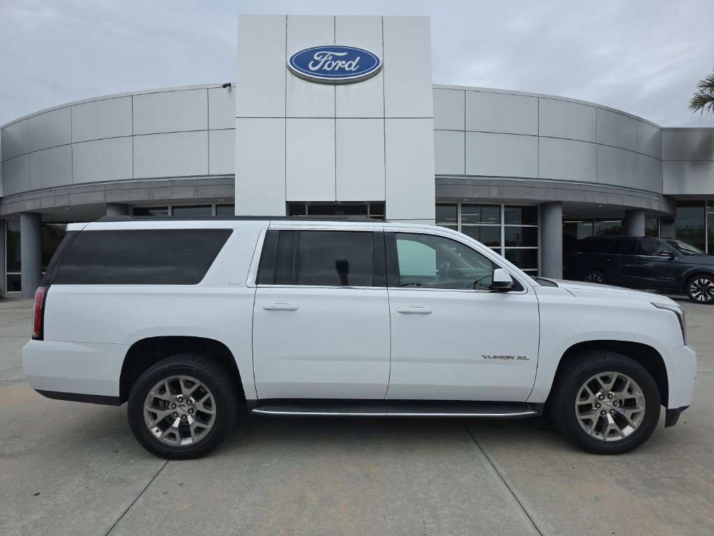 Used 2020 GMC Yukon XL SLT w/ Open Road Package RWD image 2