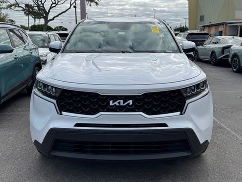 Certified 2022 Kia Sorento LX image 8