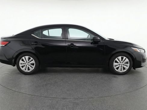Used 2025 Nissan Sentra S image 11