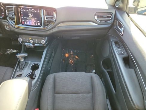 Used 2022 Dodge Durango SXT image 11