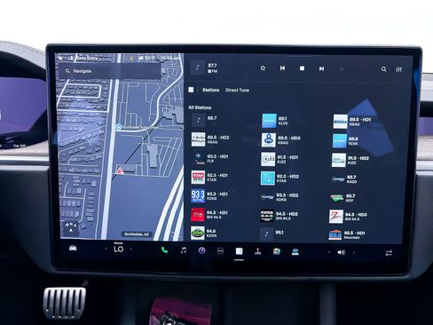 Used 2022 Tesla Model S image 5