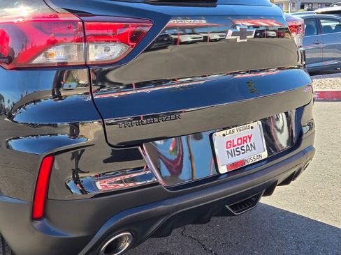 Used 2023 Chevrolet TrailBlazer RS w/ Sun and Liftgate Package image 9