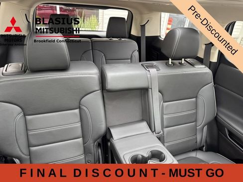 Used 2023 GMC Acadia Denali w/ Black Diamond Edition AWD/4WD image 49