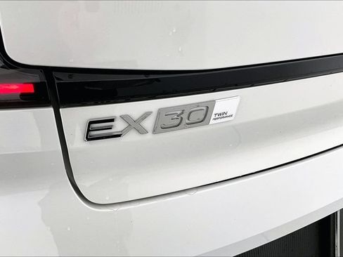 New 2026 Volvo EX30 Plus w/ Protection Package Premier AWD/4WD image 30