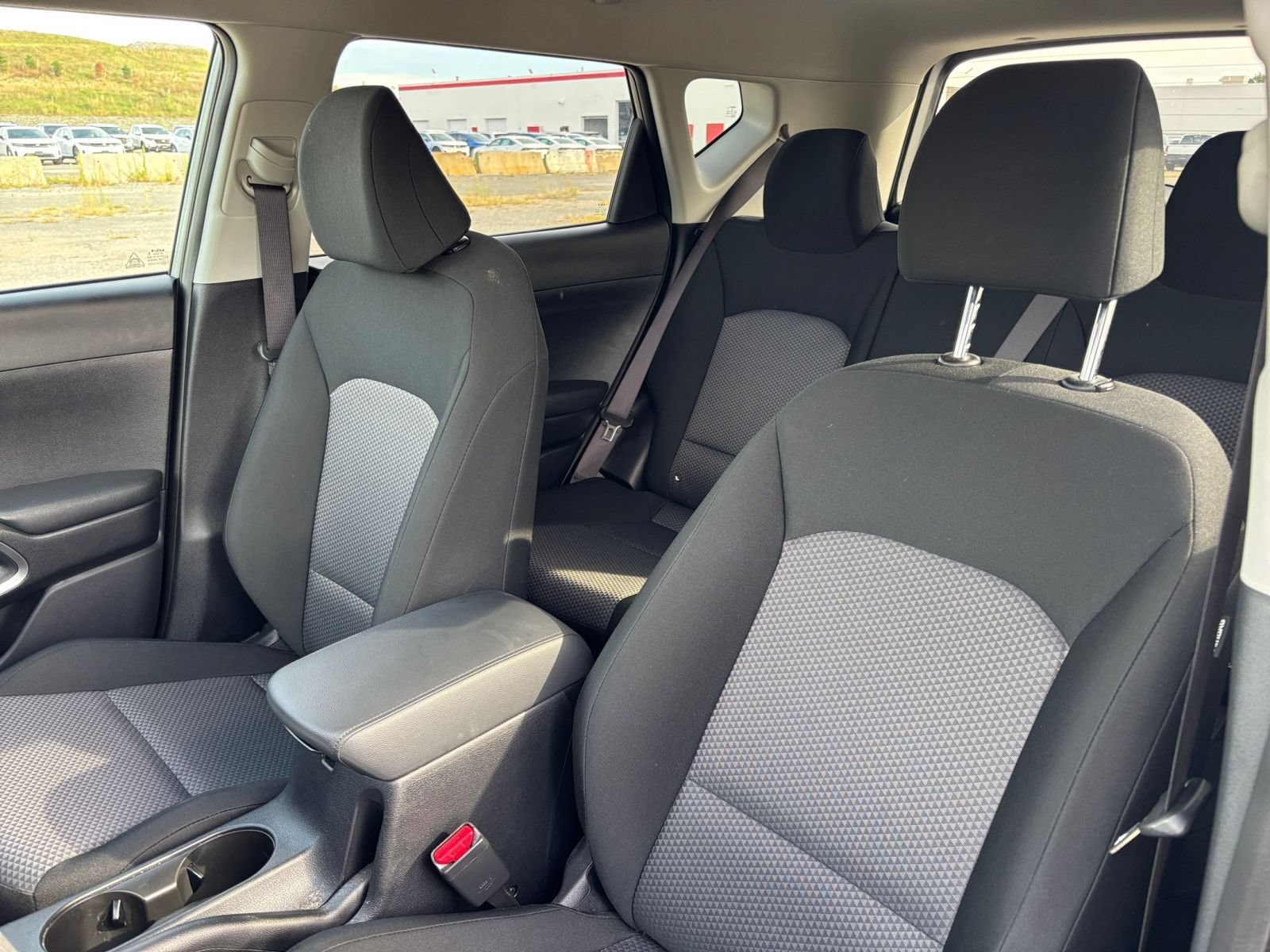Used 2025 Kia Soul LX w/ LX Technology Package FWD image 31