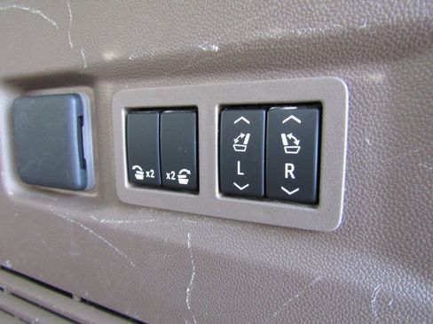 Used 2023 GMC Yukon Denali image 42