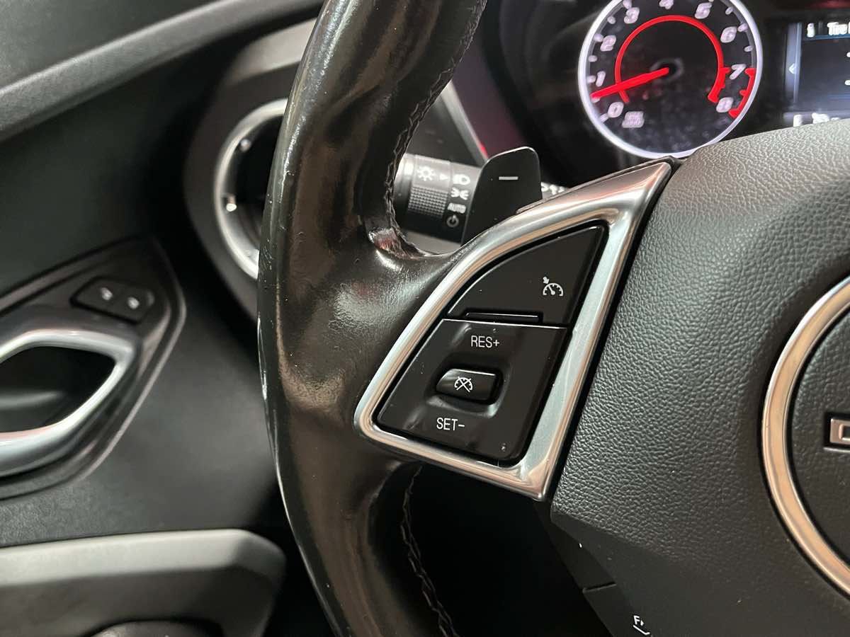 Used 2016 Chevrolet Camaro LT RWD image 13