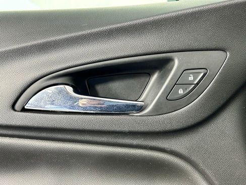 Used 2021 Chevrolet Equinox LT image 31