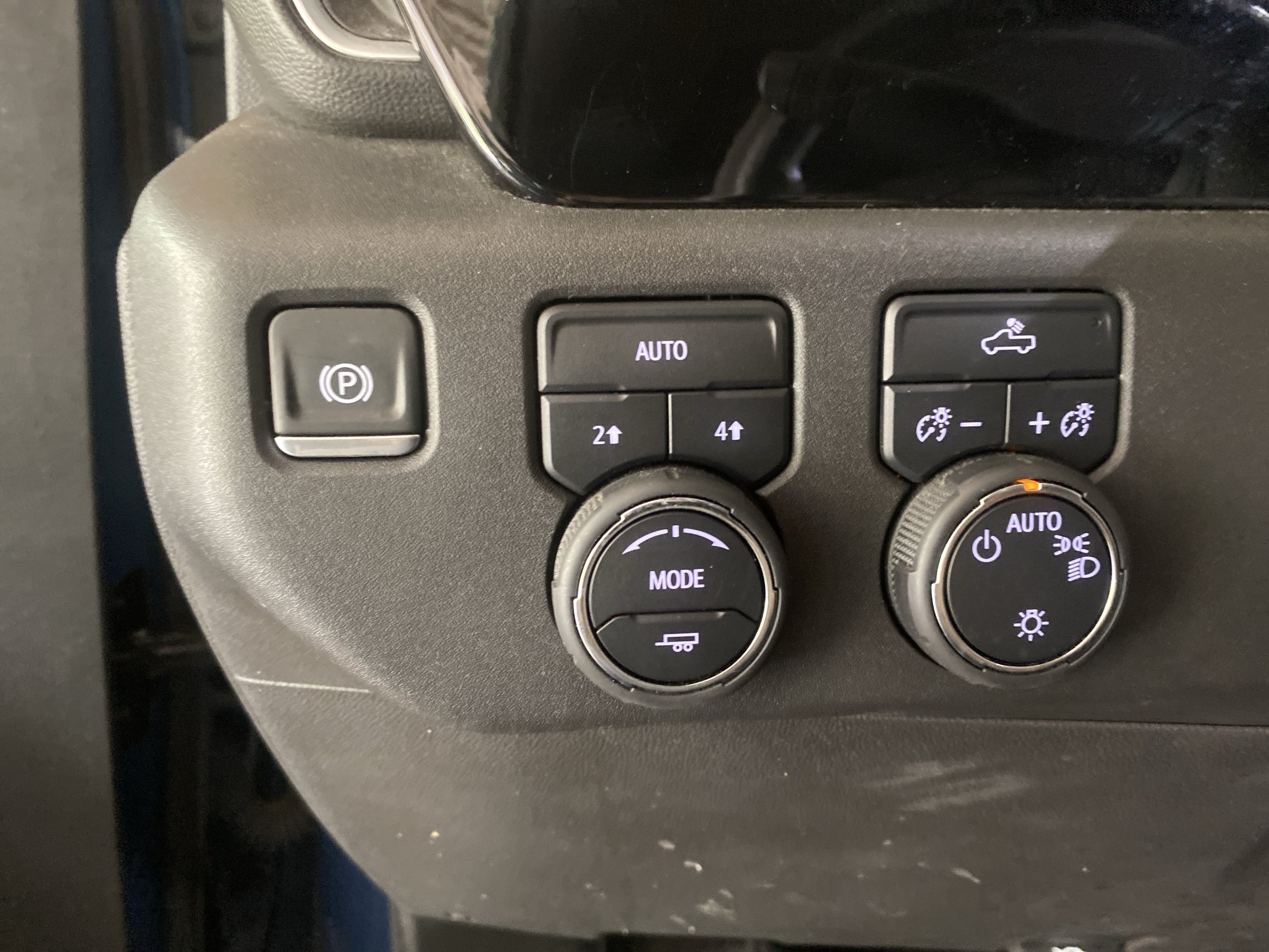 Used 2024 Chevrolet Silverado 1500 LT AWD/4WD image 20