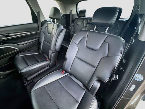 Used 2025 Kia Telluride S AWD/4WD image 29