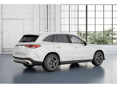 New 2025 Mercedes-Benz GLC 350e 4MATIC image 19