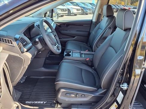 New 2026 Honda Odyssey Touring image 12