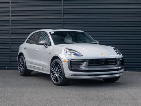 Certified 2023 Porsche Macan Turbo AWD/4WD image 9