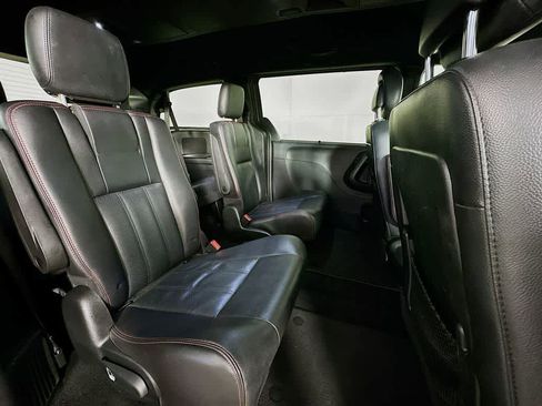 Used 2019 Dodge Grand Caravan GT image 32