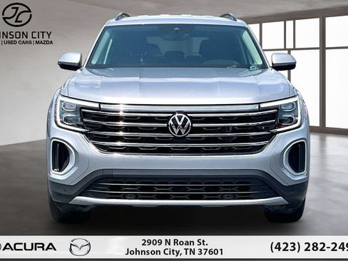 Used 2025 Volkswagen Atlas SE AWD/4WD image 3