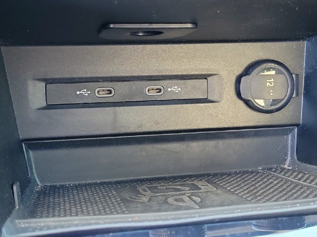 Certified 2024 Volkswagen Taos SE w/ Panoramic Sunroof Package FWD image 26