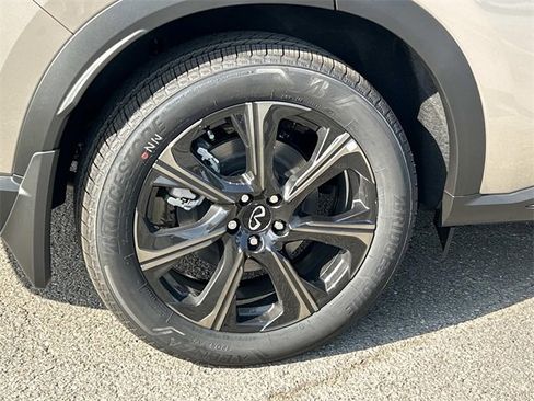 New 2026 INFINITI QX60 Autograph w/ Dark Cargo Package image 11