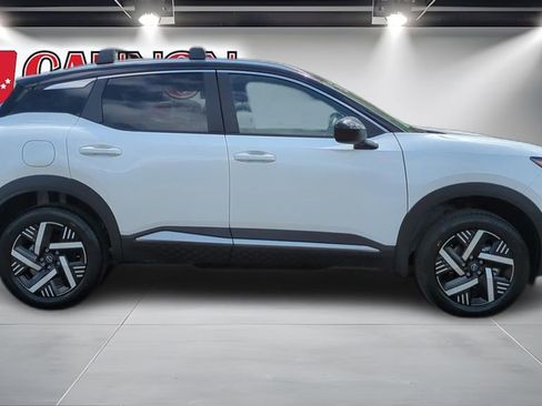 New 2026 Nissan Kicks SV w/ Cold Weather Package FWD image 4