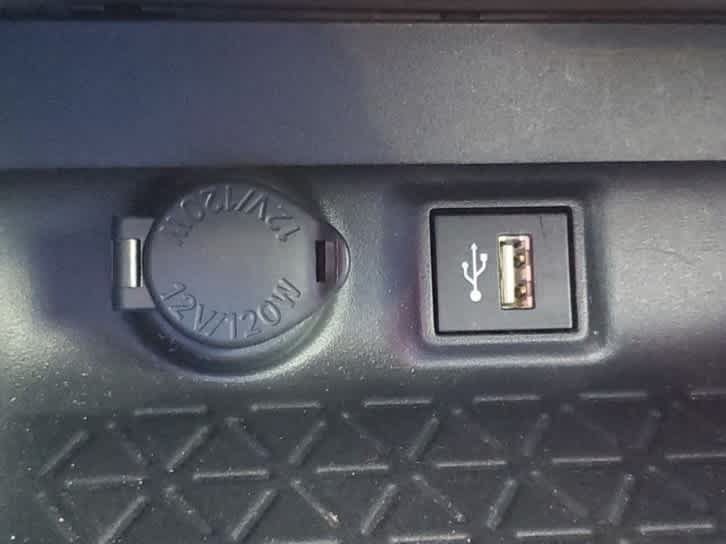 Used 2025 Toyota RAV4 XLE w/ Convenience Package AWD/4WD image 16